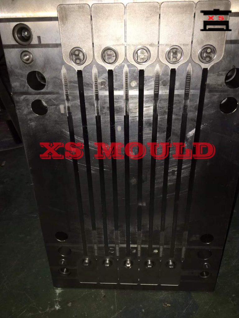 Security Seals Mold