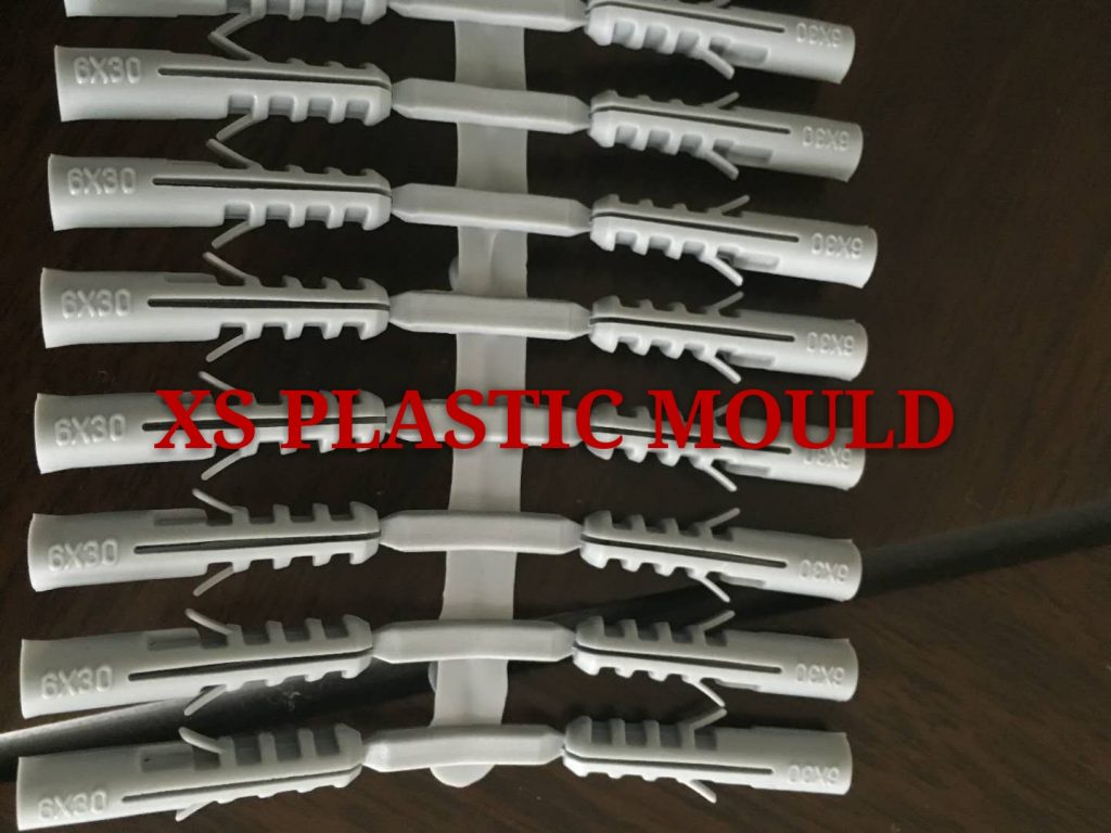 expansion nail mold